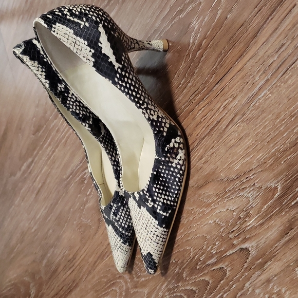 (6M) Nine West Reptile Print Pointy Toe Heels Textured Date Night Fancy - Picture 7 of 14
